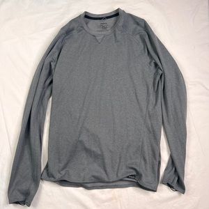 Patagonia Capilene 3 polartec Mens size LARGE Long Sleeve Crew Neck Gray A030423